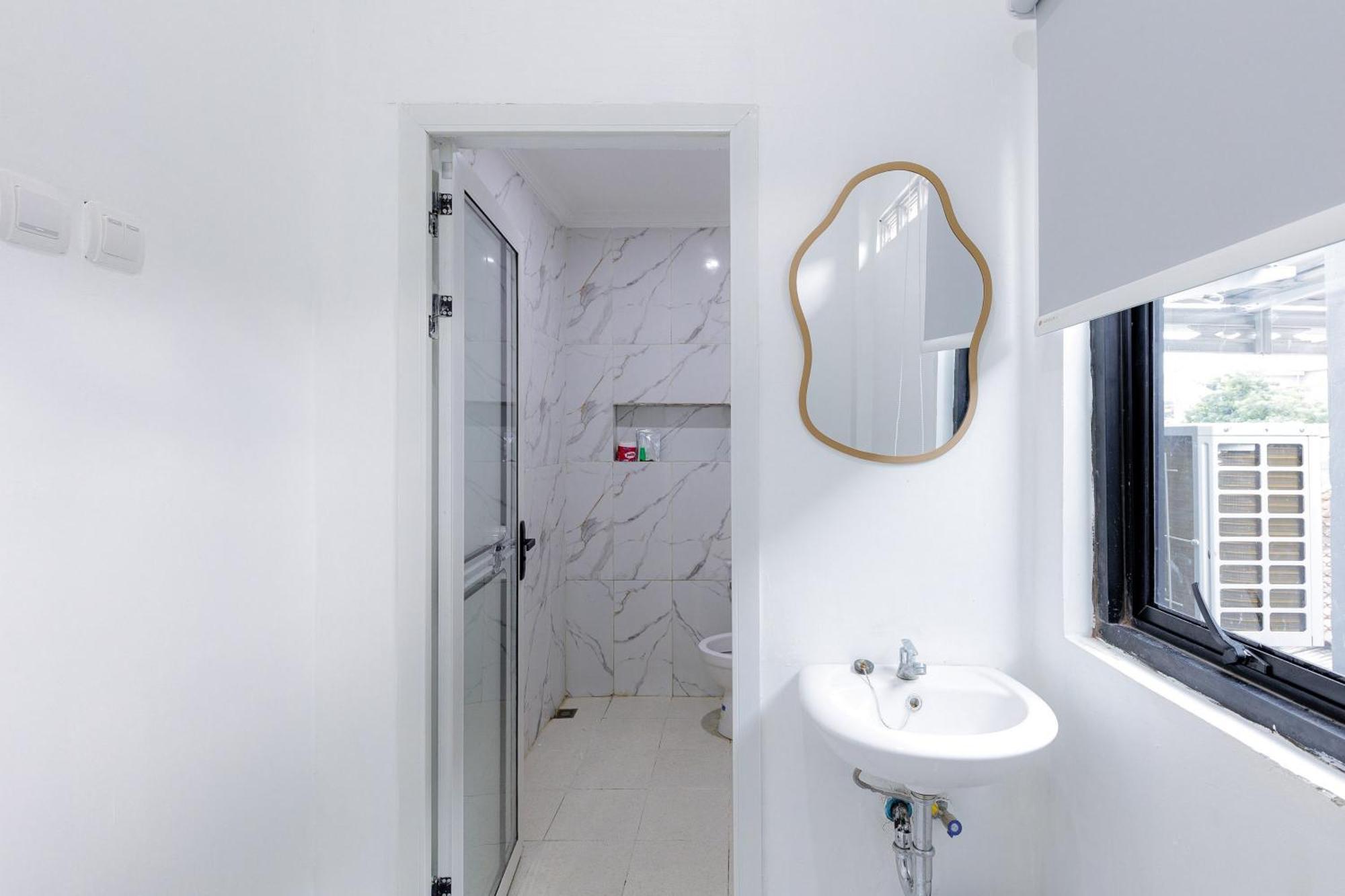 Urbanview Hotel Amira Syariah Bogor Pamoyanan Εξωτερικό φωτογραφία